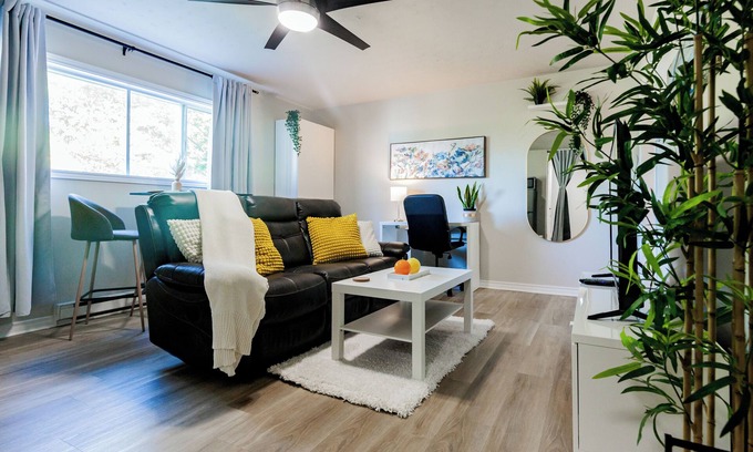 Halifax Apartamento | Armdale Retreat + Free Photoshoot!