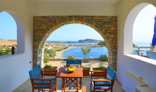 Schinoussa Town Casa | Armonia by Grispos Villas