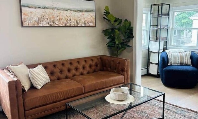 New Bedford Apartamento | Arnold's: Renovated 2 Bedroom in New Bedford West End, walk to Buttonwood Park