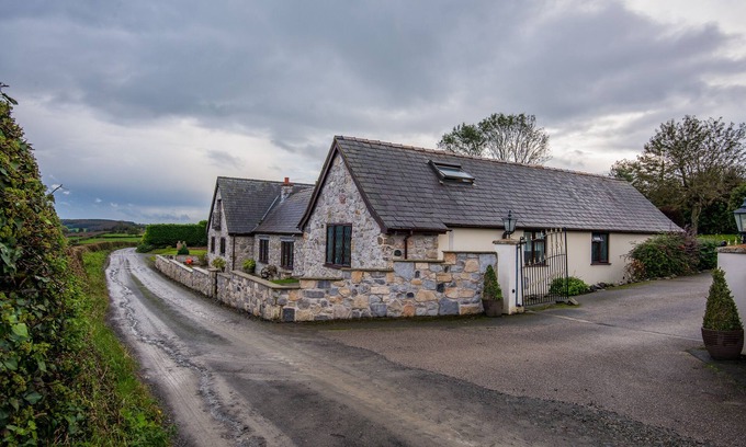 Axton Cabaña | AROSFA, pet friendly, luxury holiday cottage in Trelawnyd