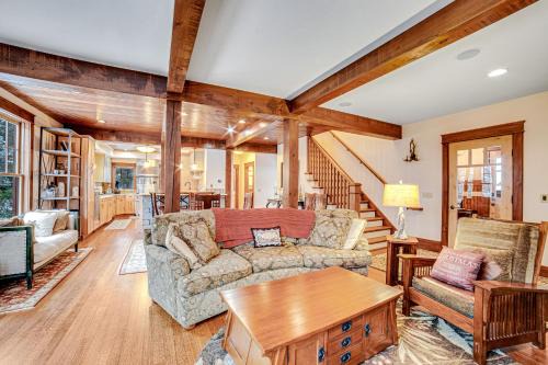 North Creek Casa | Around the Mountains