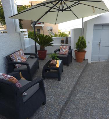 Spetses Casa | Aroura Homes Spetses 3BR 2BA