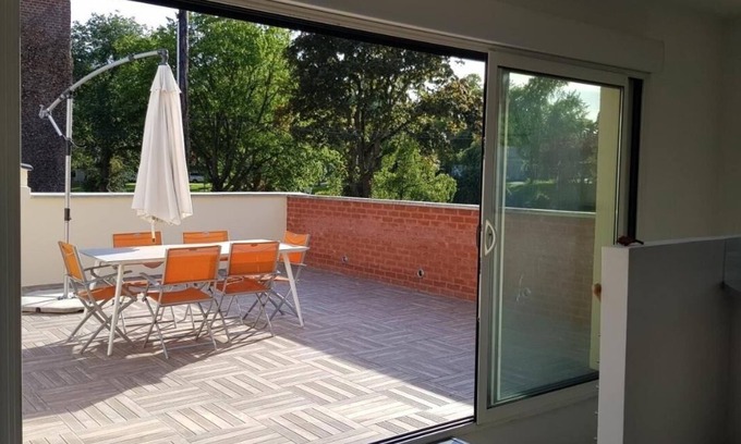 Arras Casa | HERMOSA CASA ARRAS, GRAN TERRAZA CON VISTA AL PARQUE MUY BONITO