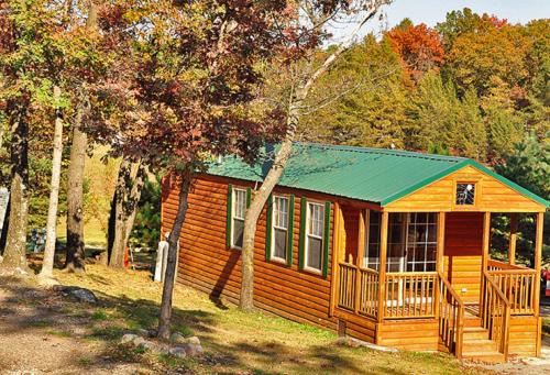 Marquette County Complejo | Arrowhead Camping Resort Deluxe Cabin 4