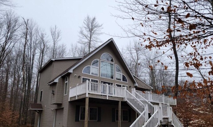 Thornhurst Casa | Arrowhead Escape
