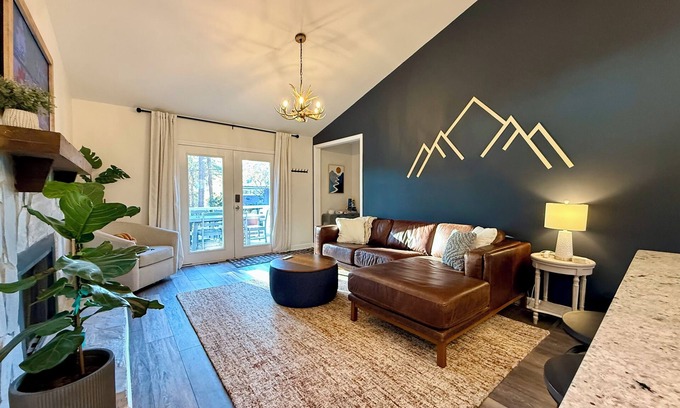 Waleska Casa | ARROWHEAD HIDEAWAY: Mountain Home - Hike, Golf, Kayak, & Near Baseball