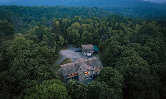 Perry Cabaña | Arrowhead * Hiking * Hot Tub * Secluded * Sauna