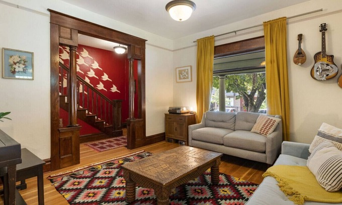 St. Johns Apartamento | Art Deco Oasis: Den & Office with Garden
