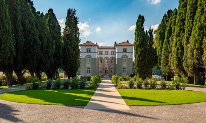 Quartiere Cesuola Casa | Art Deco Villa Art deco villa immersed in a centuries-old park