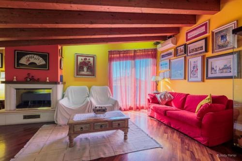 Stezzano Apartamento | Art Gallery Living & Working