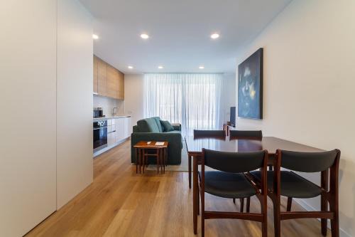Aveiro Apartamento | Art Living Gravito incl Parking by Home Sweet Home Aveiro