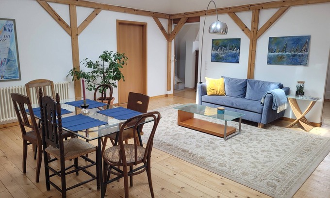 Weimar Apartamento | Art meets the Classical City - Sunny Roof Apartment in Weimar's Best Location