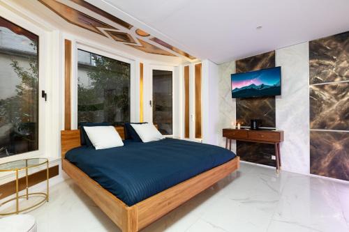 Mulhouse Hotel | ART & SPA Luxury bedroom at the heart historical center