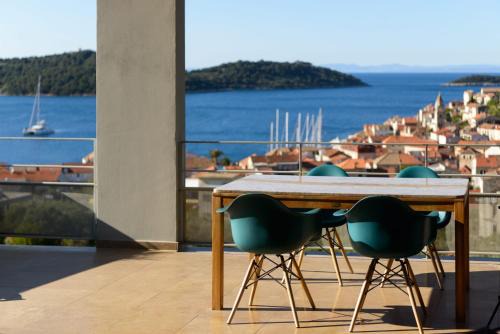Vis Villa | Art Villa Mara