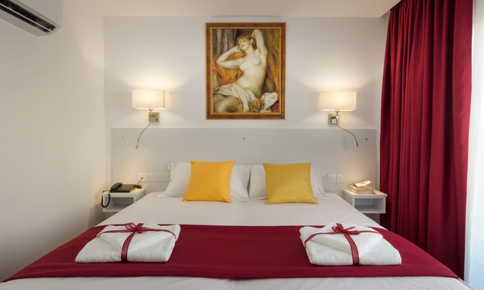 Larnaca City Centre Apartamento | Art & Wine Boutique Hotel