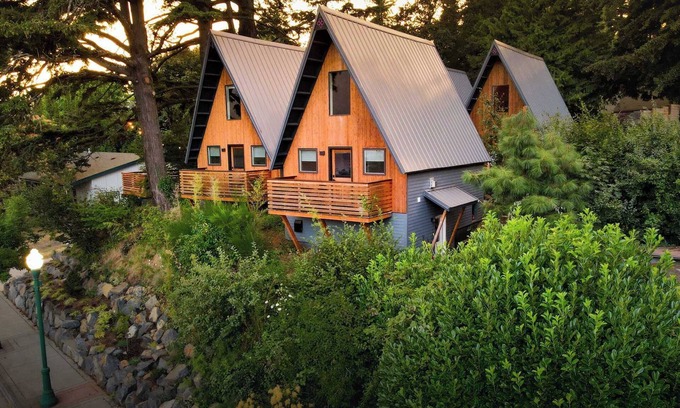 Stevenson Cabina | ArtBliss II: Luxe Cabin, River Views, Cozy Firepit