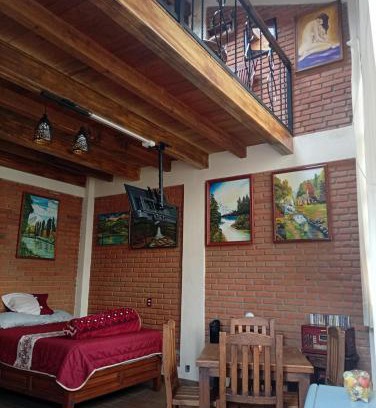 El Chiflon Casa | "Arte en el desván" Rustic loft - Desván rústico