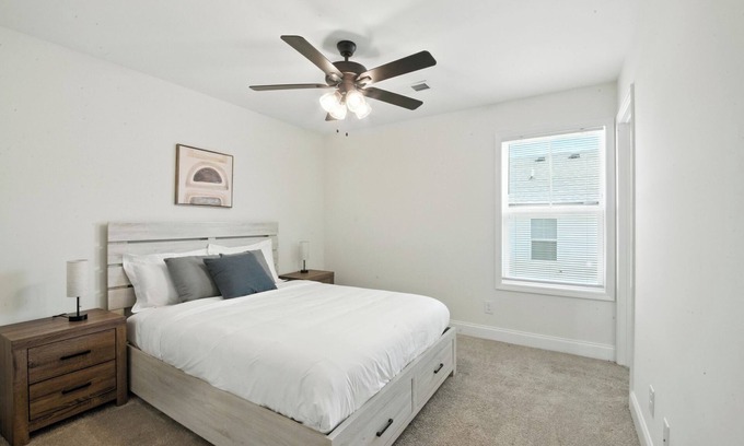 Clarksville Apartamento | Arte Luxury townhomes B1 I Comfy 2 Bed 2.5 Bath