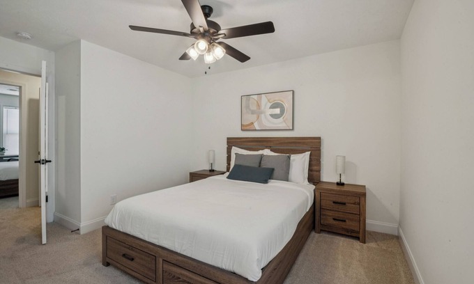 Clarksville Apartamento | Arte Luxury townhomes D7 Comfy 2 Bed 2.5 Bath