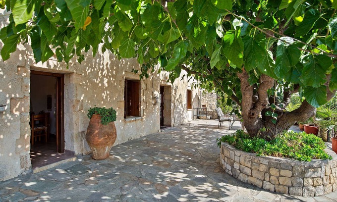 Megala Chorafia Cabaña | Artemis House casa de piedra en el histórico pueblo de Aptera, Chania