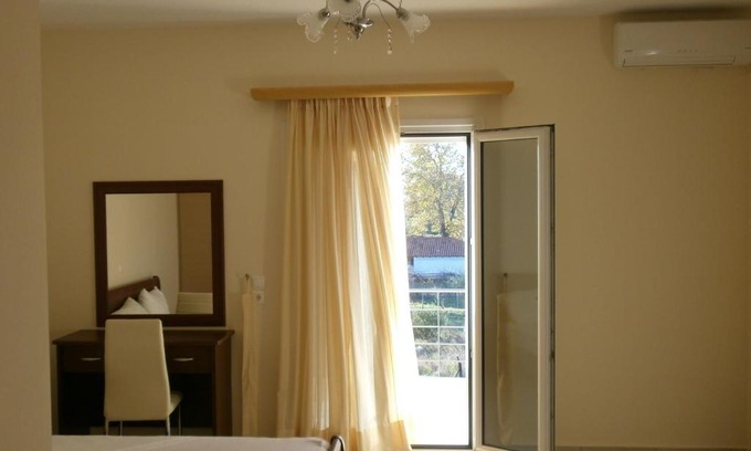 Dirfys-Messapia Casa | Artemis - Marina Apartments