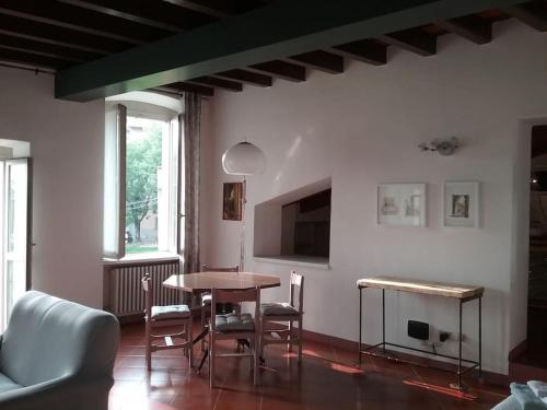Canonica d'Adda Apartamento | Artemisia Antique Rooms Fara