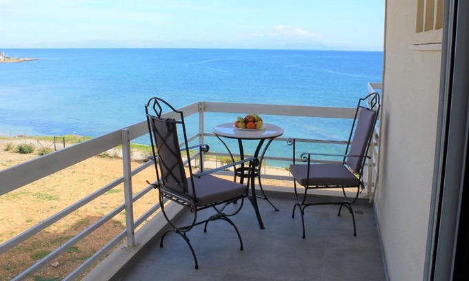 Spata-Artemida Apartamento | ARTEMISIA beach apartment.