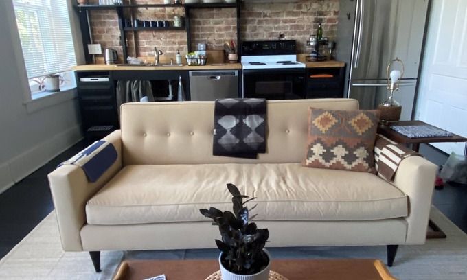 Fan District Apartamento | Artful 1-bedroom Apartment in The Fan with Parking