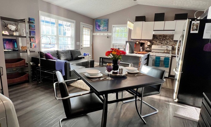 Waynesville Casa | Artful and Cozy Cottage near Smoky Mtn Park in Waynesville, NC
