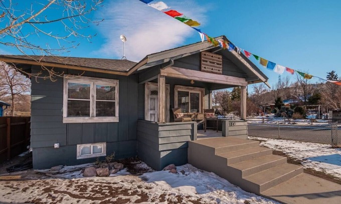 Pocatello Casa | The Cake House: 5 Bedroom Art House