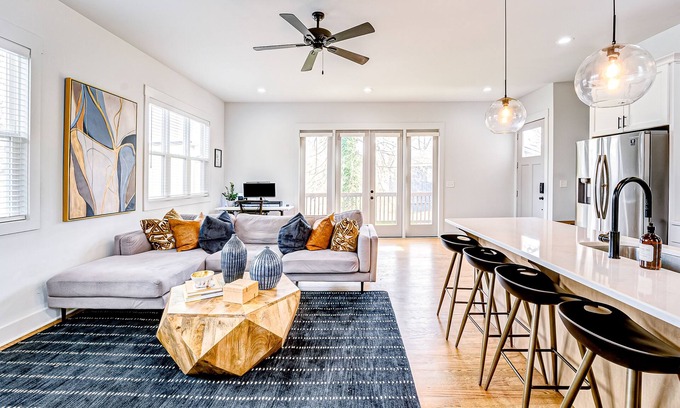 Mechanicsville Casa | Artful escape with stylish interior, skyline views, luxe suite with WFH desk