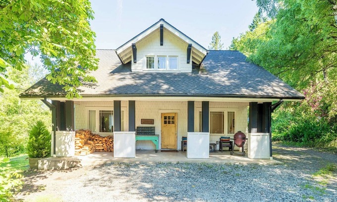 Duvall Casa | Artist's farm house children loft m/s Redmond, Seattle