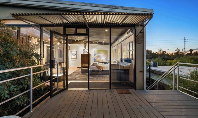 Central Scottsdale Apartamento | Artist’s Loft: Workshop, Sculpture Gardens & Pool