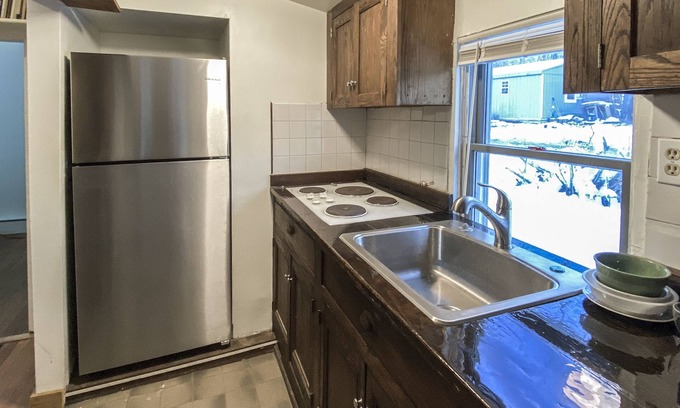 Ellenville Casa | Artist's retreat house 10 min to gourmet shopping, fine restaurants, recreation