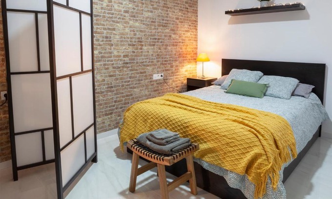 Mestalla Apartamento | Artistic Digital Retreat-Great Location Near Metro