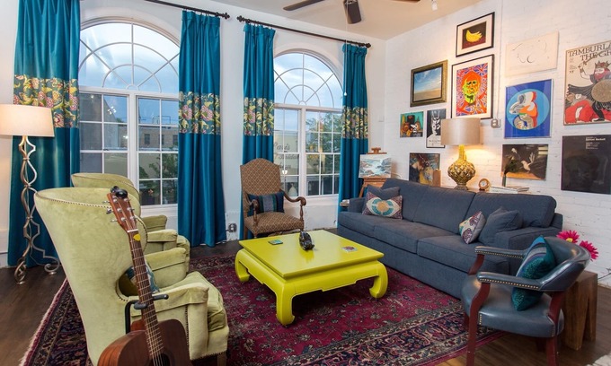 Michigan City Casa | Loft artística cerca de las playas del lago Michigan, cervecerías artesanales y tiendas de venta