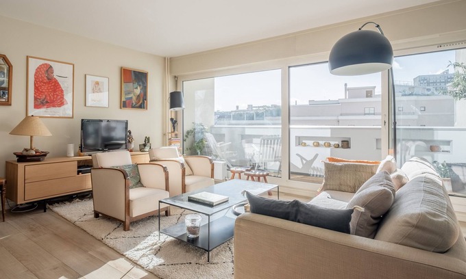 Silly-Gallieni Apartamento | Artistic Poise, by Veeve