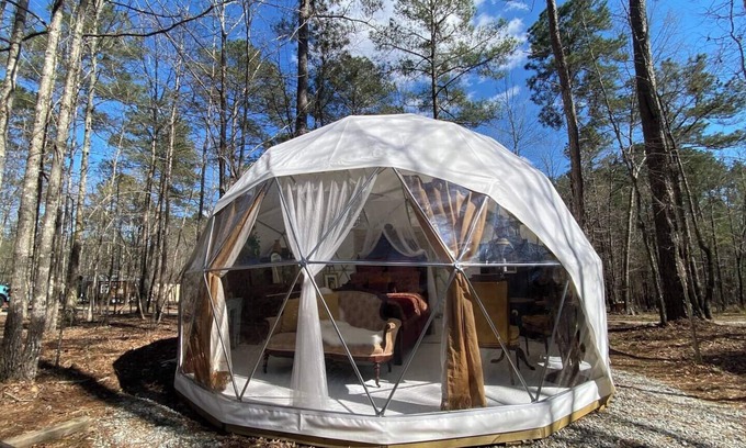 Lake Oconee Alquiler De RV | Artistic retreat dome with piano near Lake Oconee