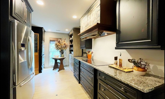 Mount Pleasant Casa | Artistic Retreat Home - The Perfect Spot in Mt. Pleasant