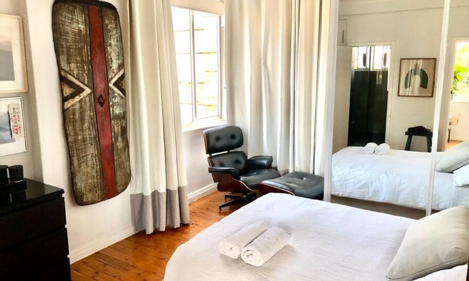 Elizabeth Bay Apartamento | Artistic, spacious and comfortable 1 bedroom apartment