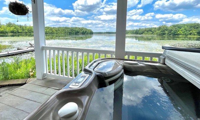 Middleville Casa | Artist’s Lake House- SUMMER SPECIALS!