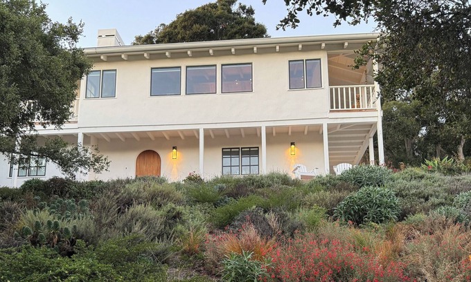 Hatton Fields Casa | Artist’s Retreat: 3BR Carmel-by-the-Sea w/ Ocean Glimpse & Walk to Beach & Town