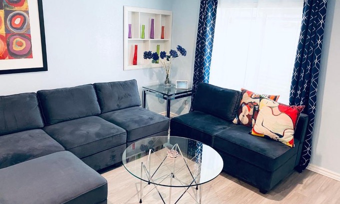 Briargate Apartamento | Artsy home by Air Force Academy with office space