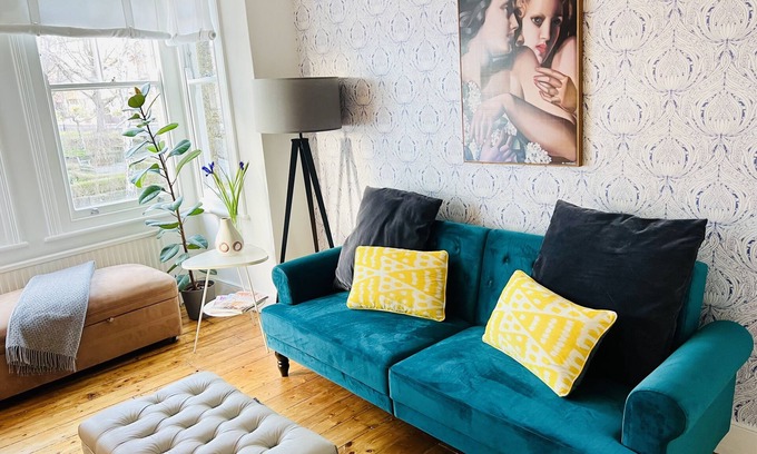 Richmond-upon-Thames Apartamento | Arty Boutique Apartment in Central Teddington
