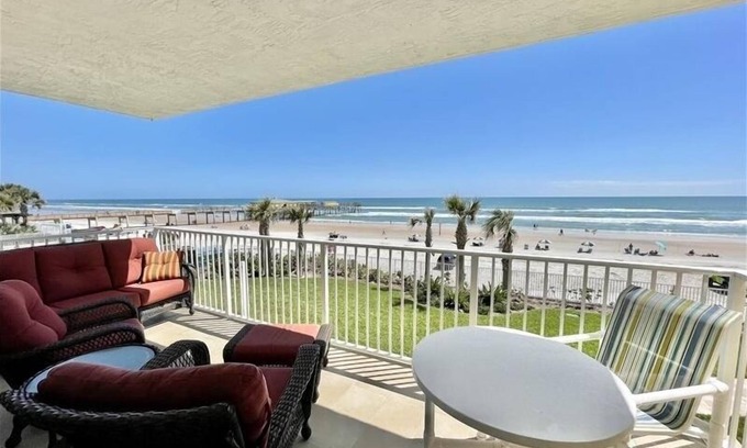 Ocean View Halifax Estates Condominio | Aruba 202 - Daytona Beach Oceanfront Vacations, Inc