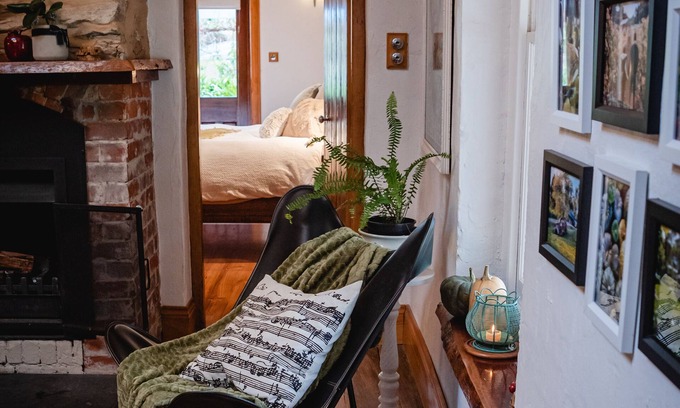 Talunga Cabaña | Arukah Cottage - 1860's 1- Bedroom Country Cottage Couples Retreat