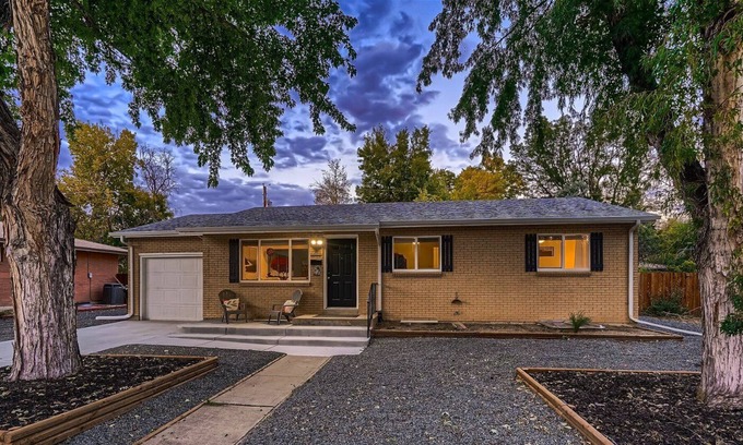 Alta Vista Area Casa | Arvada Escape: 5BR, Games, Firepit, Bikes, Close to Red Rocks Amphitheatre