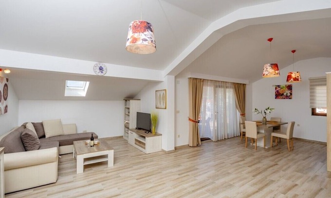 Lazi Apartamento | Arvala Apartments - Deluxe apartment with side sea view