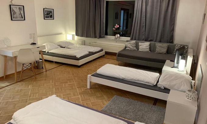 Mainaschaff Casa | AschaffApartment 4 Schlafzimmer bis 10 Personen bei Aschaffenburg