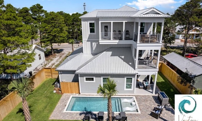 Gulfview Heights Casa | Ash in the Sand - Private Pool / Golf Cart / 6 Bikes / Game Room